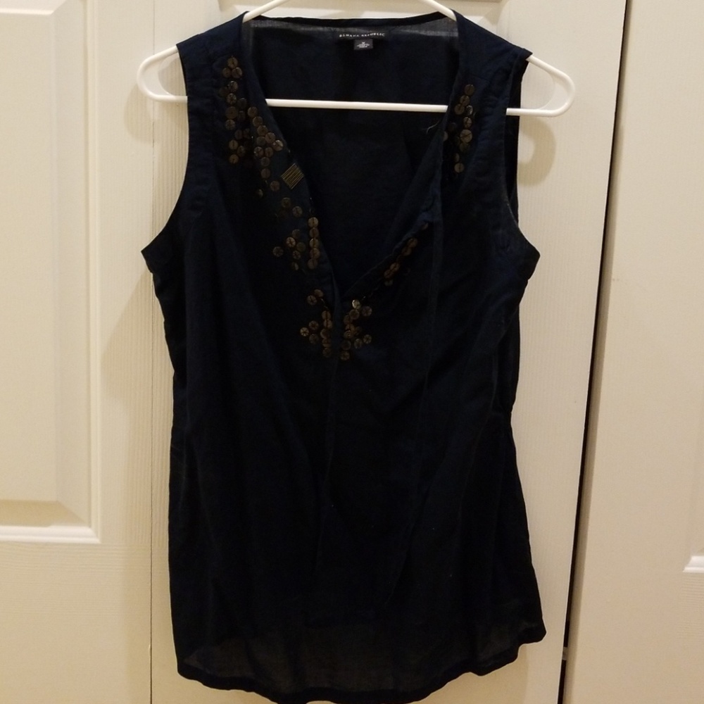 Navy sequenced v neck top